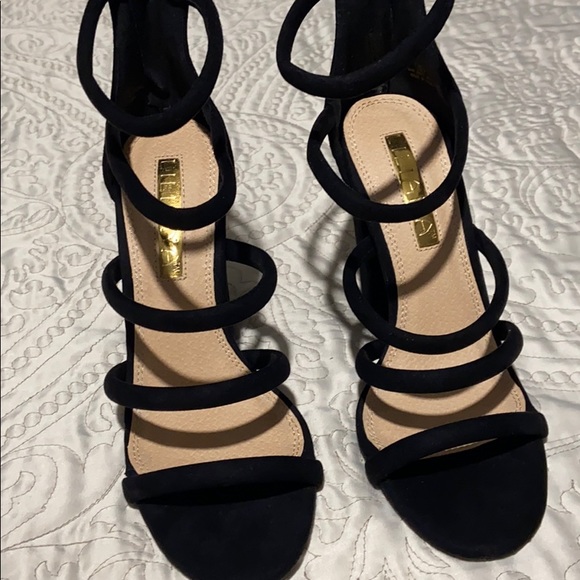 Heels - Picture 1 of 5